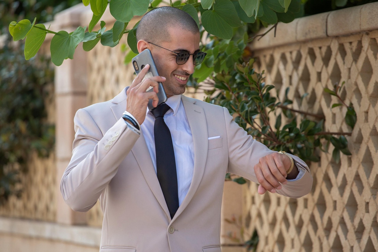 实名微信号买卖：父母贷app详情下载教程