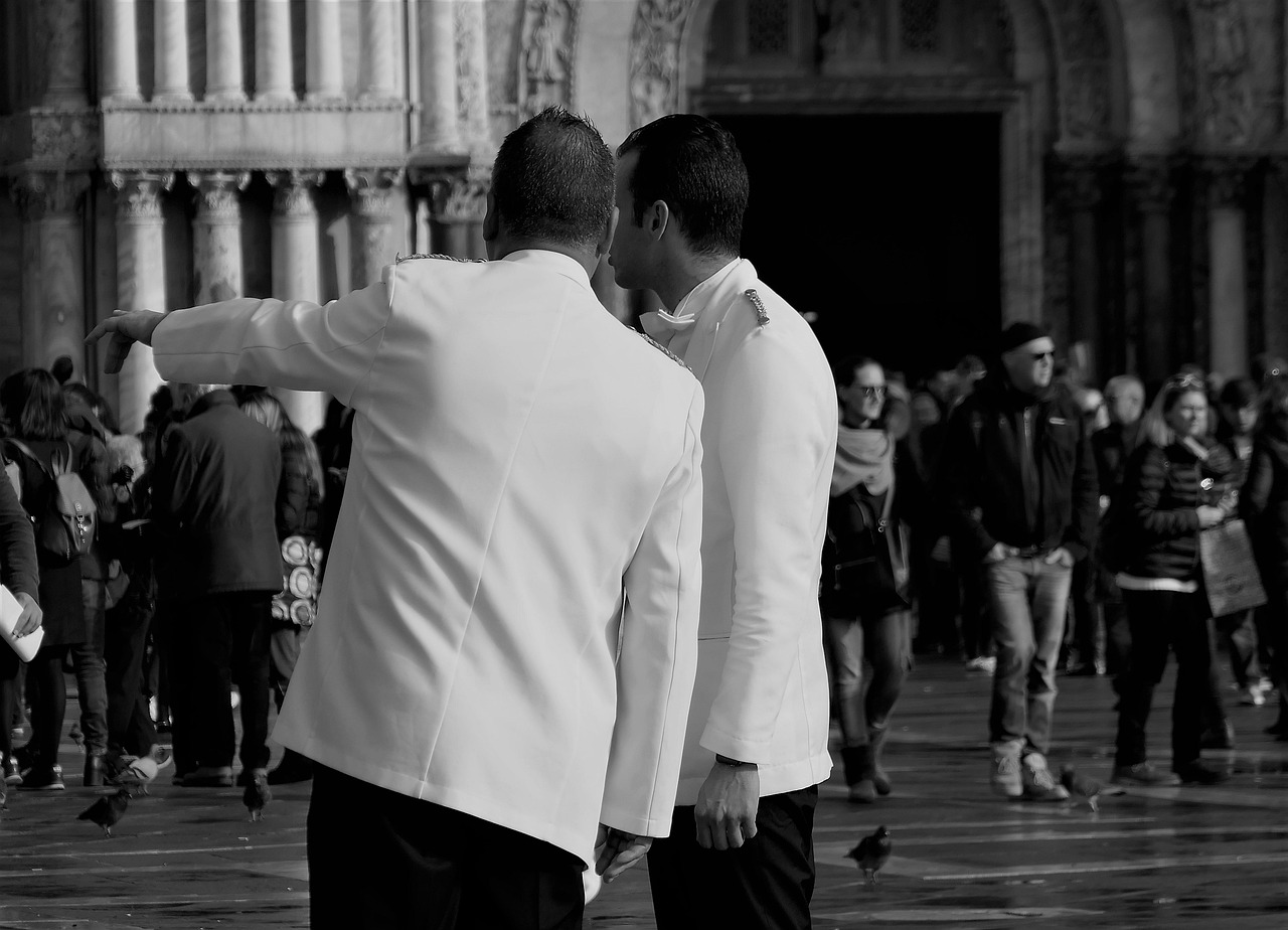 红梅花王：青岛外轮代理在线服务平台